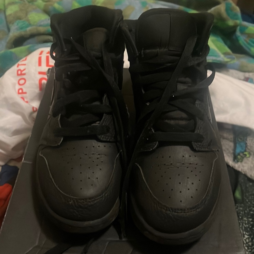 Air Jordan 1 all black